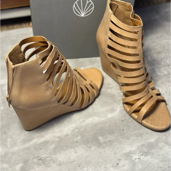 Coclico Tan Gladiator Wedge Sandals 41 - Picture 2 of 7